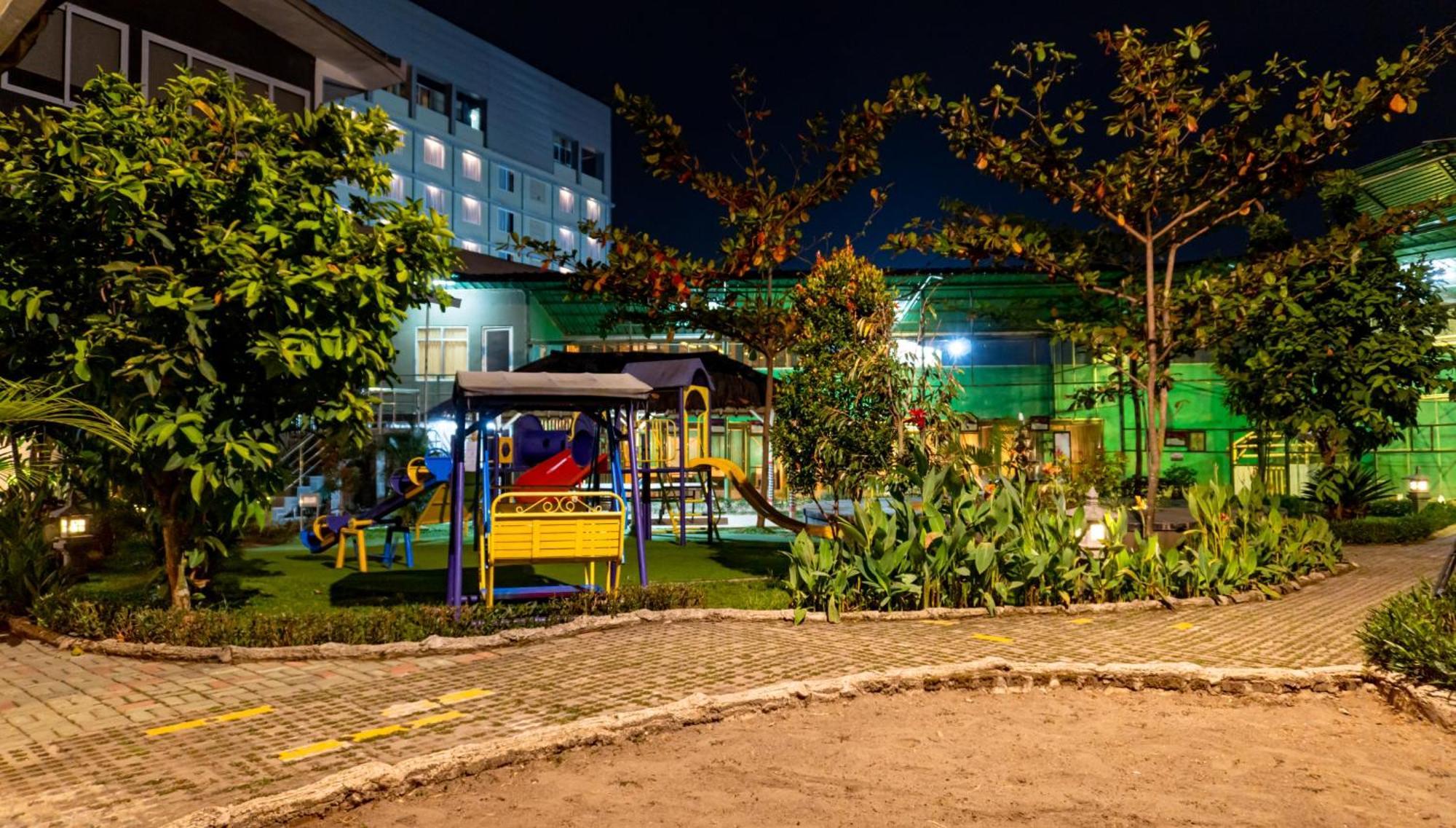 Grand Sunshine & Convention Hotel 4*