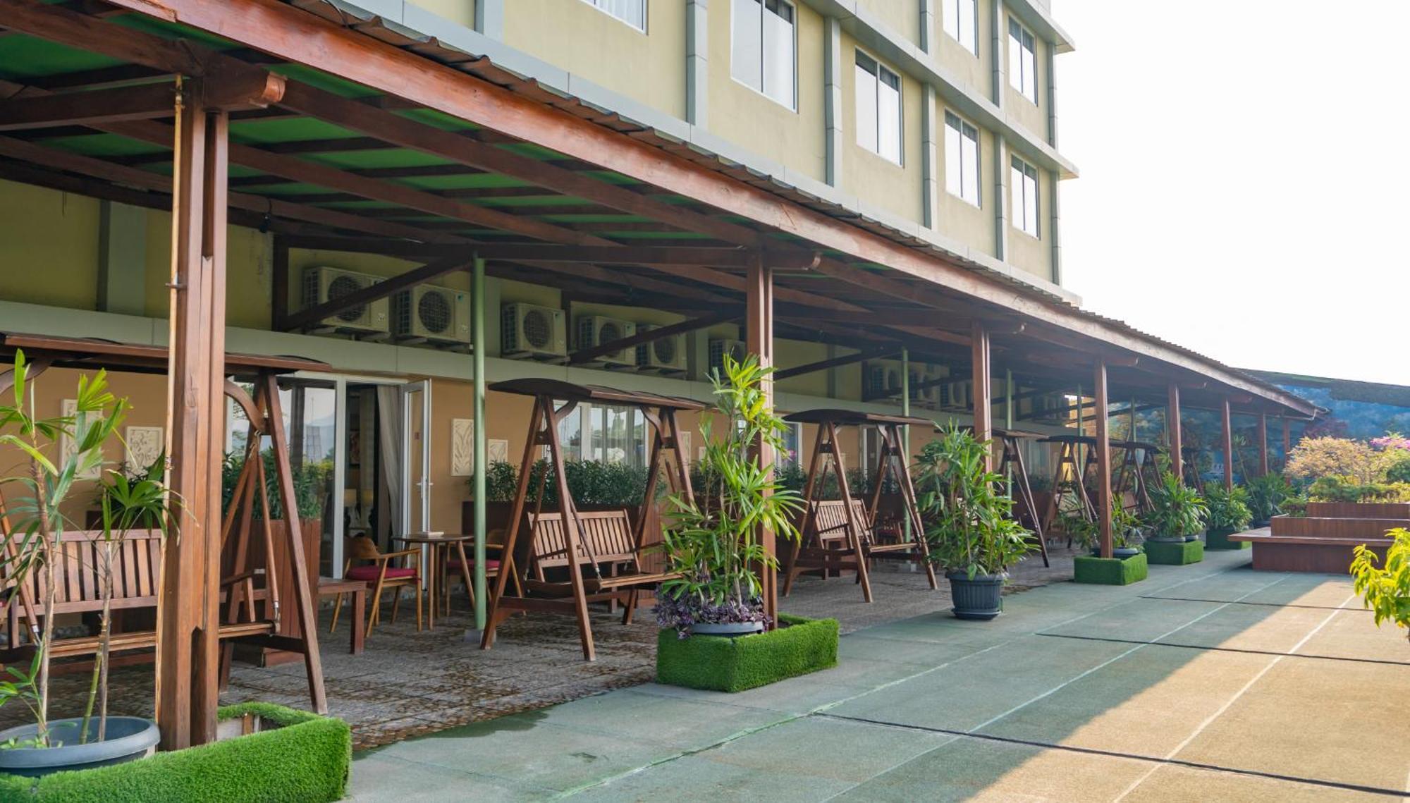 Grand Sunshine & Convention Hotel